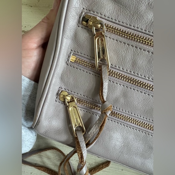 Lilac Rebecca Minkoff crossbody - Picture 4 of 10